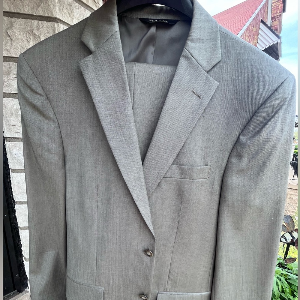Jos. A. Banks 40R Men’s Suit